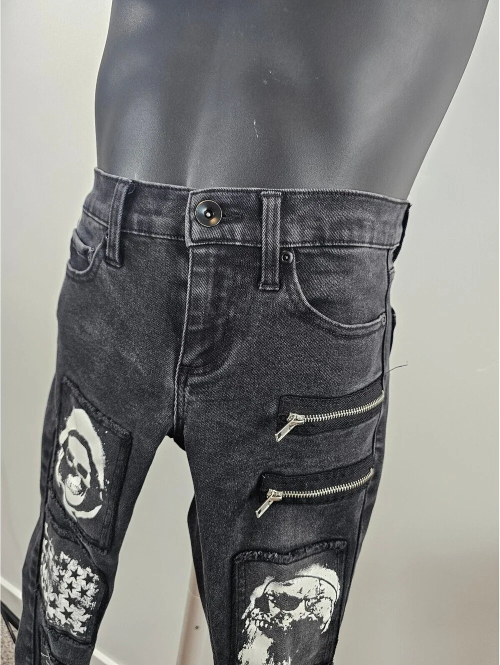 Hot Topic Black Skinny Jeans w/White Skull and Star Patchwork and Silver Zippers